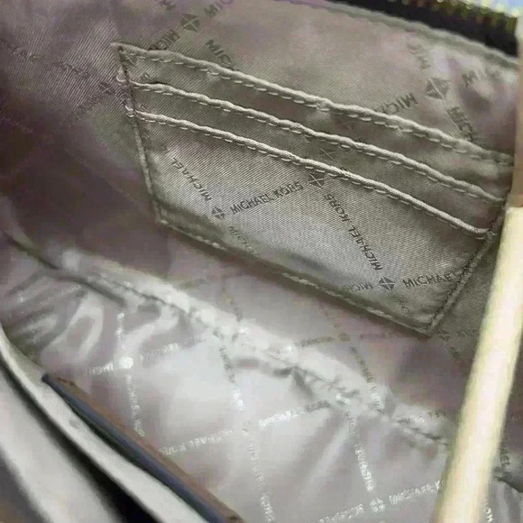 Michael Kors Crossbody Tech Attach Small Jet Set Travel MK Signature Brown - Picture 12 of 12